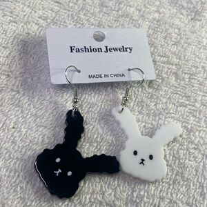 # 19 Black and white bunny, head earrings